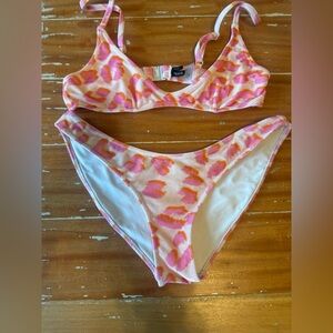TRIANGL bikini XS top and bottom. Pink and orange.